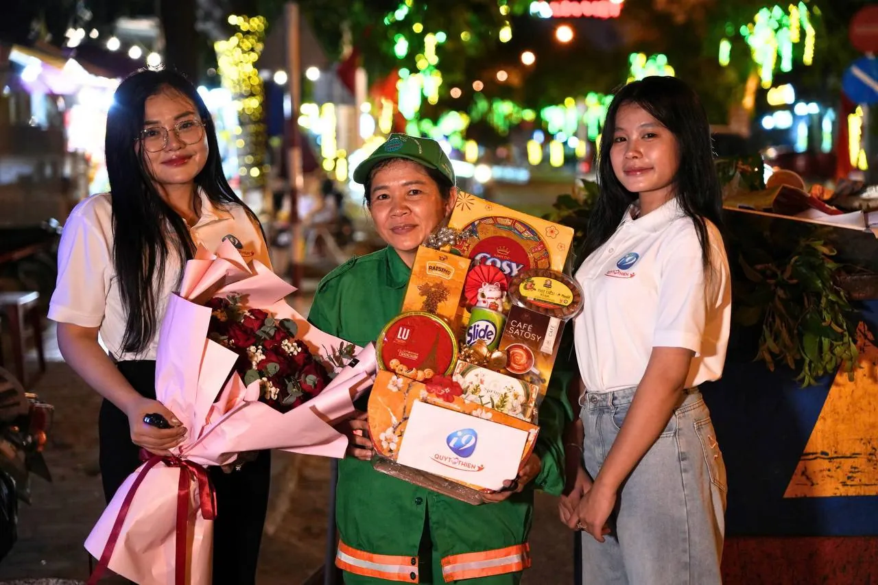 Biểu tượng hỗ trợ khách hàng chuyên nghiệp